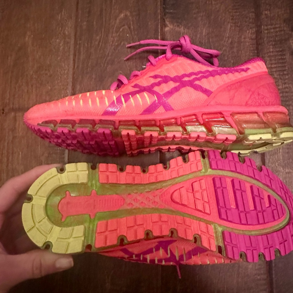 Asics Gel Quantum 360 Vibrant Pink Running Shoes women’s 9 (used)